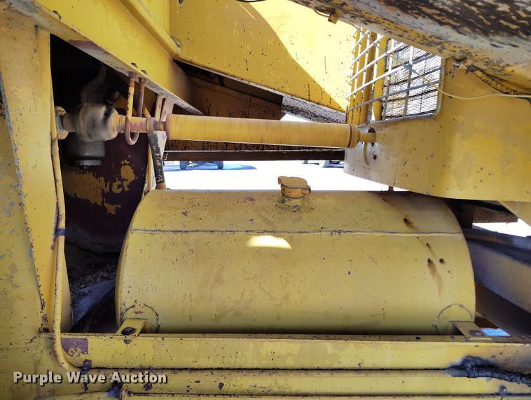 image for item DV6704 Etnyre chip spreader