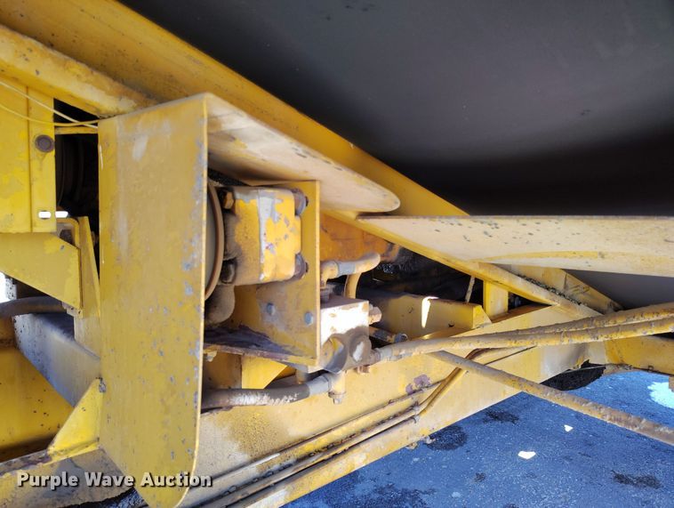 image for item DV6704 Etnyre chip spreader