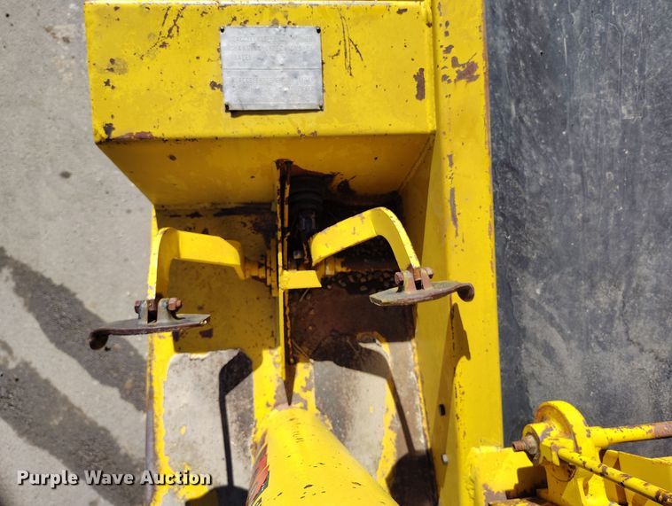 image for item DV6704 Etnyre chip spreader