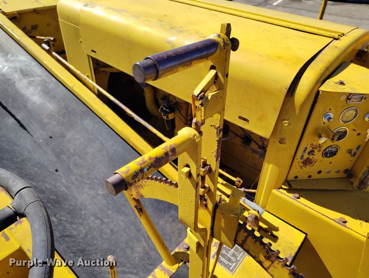 image for item DV6704 Etnyre chip spreader