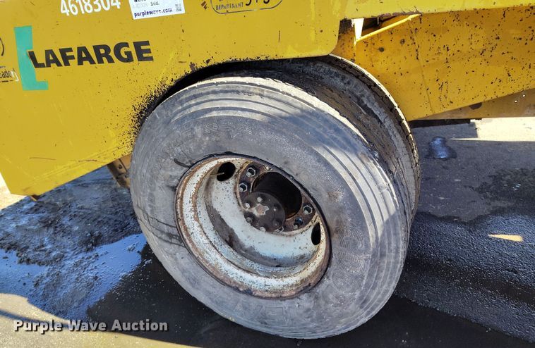 image for item DV6704 Etnyre chip spreader