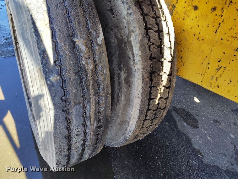 image for item DV6704 Etnyre chip spreader