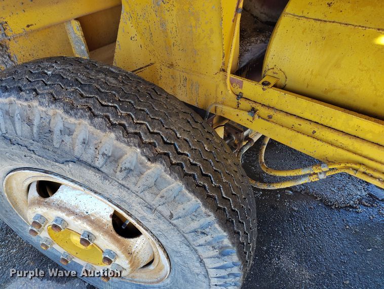 image for item DV6704 Etnyre chip spreader