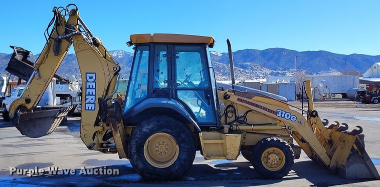 image for item DV6705 2001 John Deere 310G backhoe