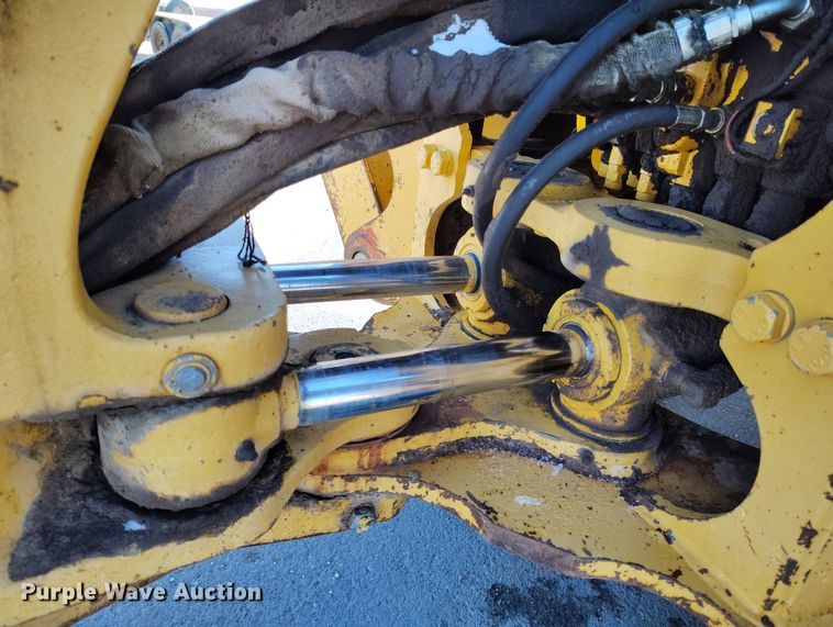 image for item DV6705 2001 John Deere 310G backhoe