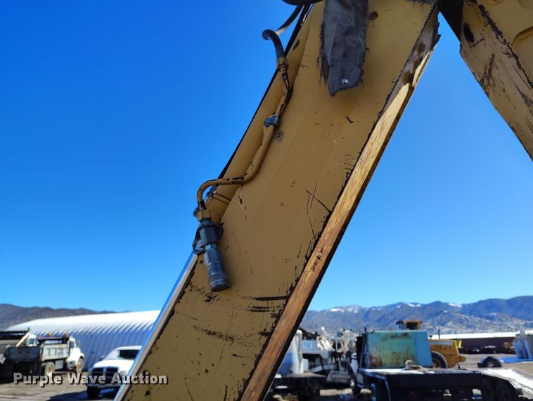 image for item DV6705 2001 John Deere 310G backhoe