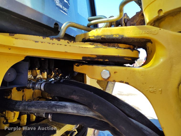 image for item DV6705 2001 John Deere 310G backhoe