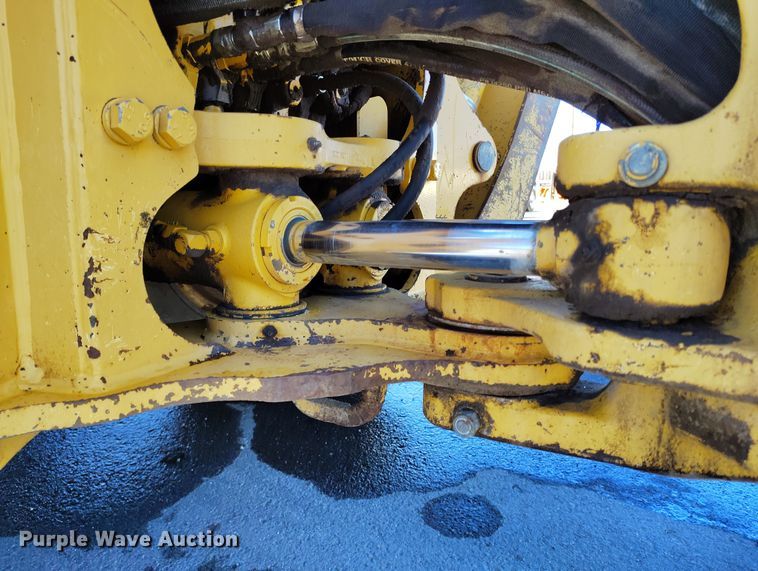 image for item DV6705 2001 John Deere 310G backhoe