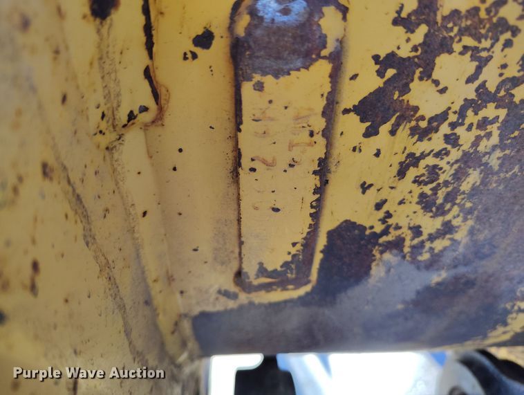 image for item DV6705 2001 John Deere 310G backhoe