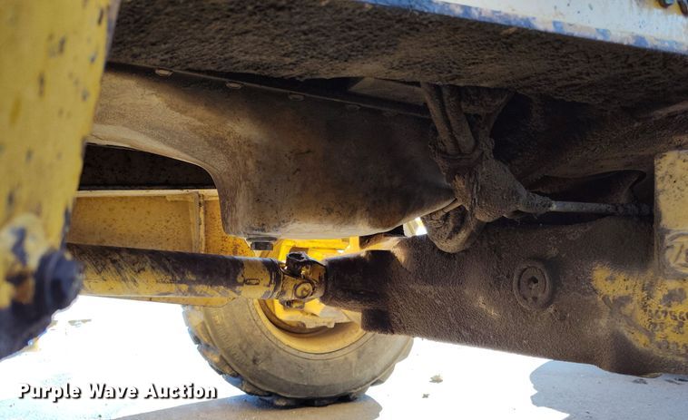 image for item DV6705 2001 John Deere 310G backhoe