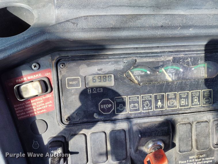 image for item DV6705 2001 John Deere 310G backhoe