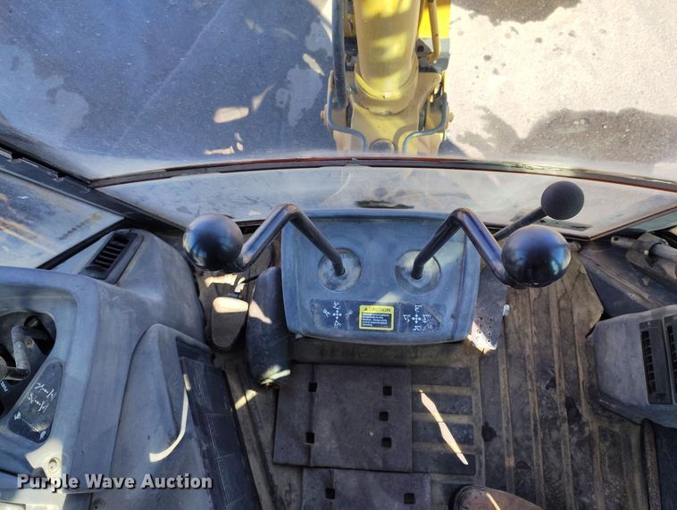 image for item DV6705 2001 John Deere 310G backhoe