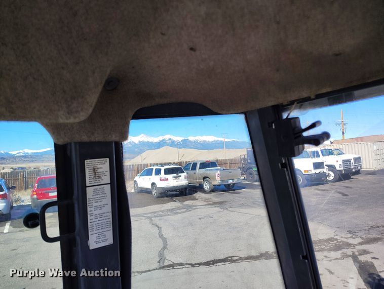 image for item DV6705 2001 John Deere 310G backhoe