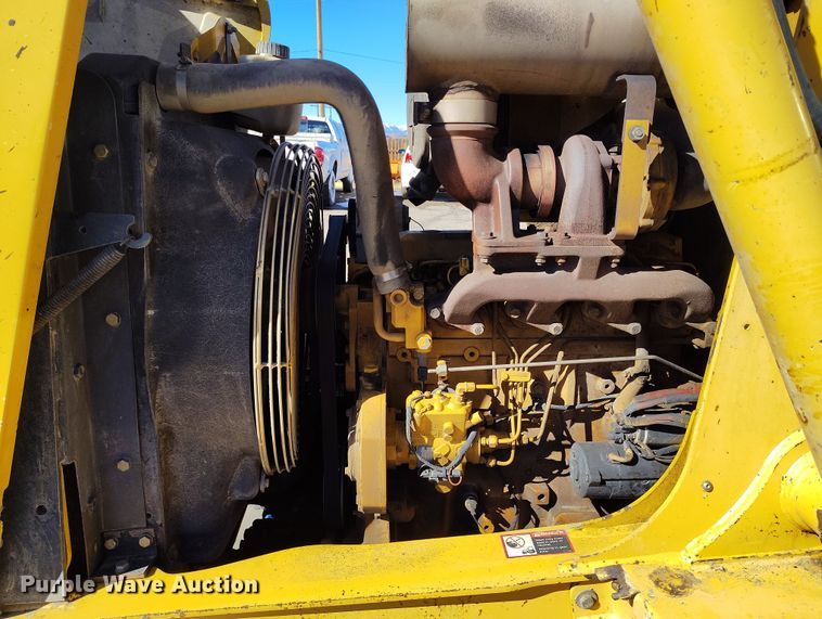 image for item DV6705 2001 John Deere 310G backhoe