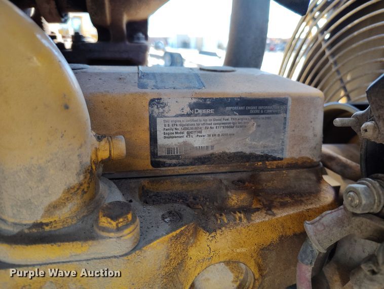 image for item DV6705 2001 John Deere 310G backhoe