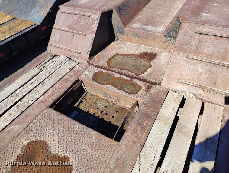 image for item DV6707 1993 Atoka 22 FNE 50 3 lowboy equipment trailer