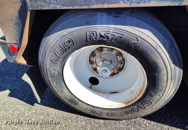 image for item DV6707 1993 Atoka 22 FNE 50 3 lowboy equipment trailer