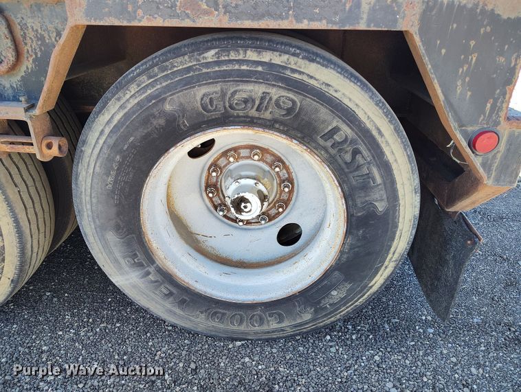 image for item DV6707 1993 Atoka 22 FNE 50 3 lowboy equipment trailer