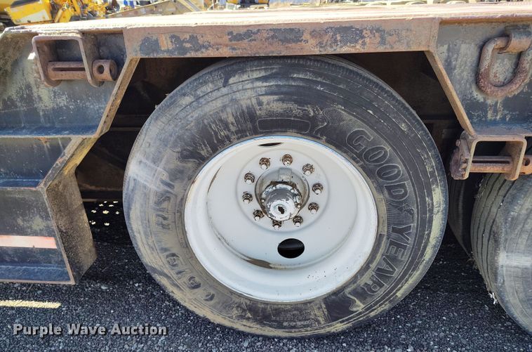 image for item DV6707 1993 Atoka 22 FNE 50 3 lowboy equipment trailer