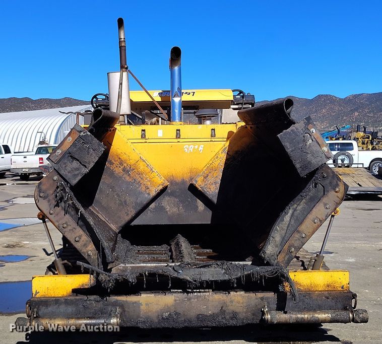 image for item DV6708 2004 LeeBoy L8816 T paver