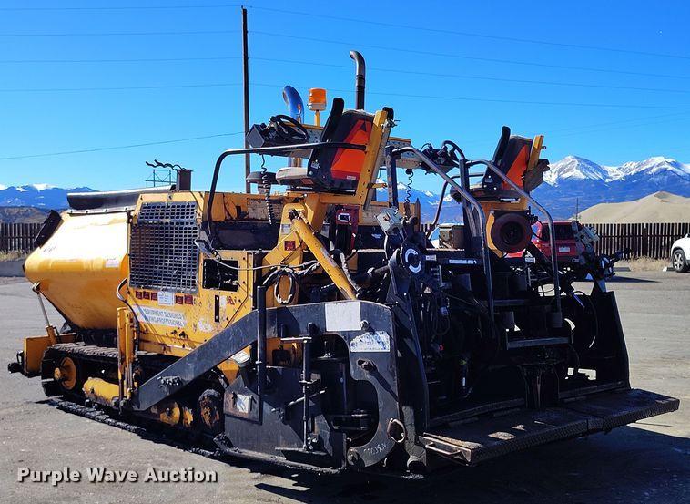 image for item DV6708 2004 LeeBoy L8816 T paver