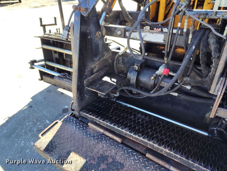 image for item DV6708 2004 LeeBoy L8816 T paver