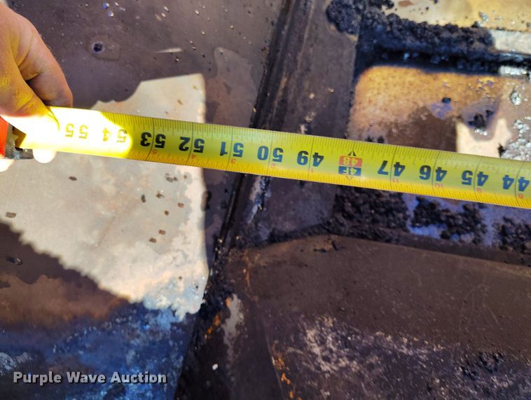 image for item DV6708 2004 LeeBoy L8816 T paver