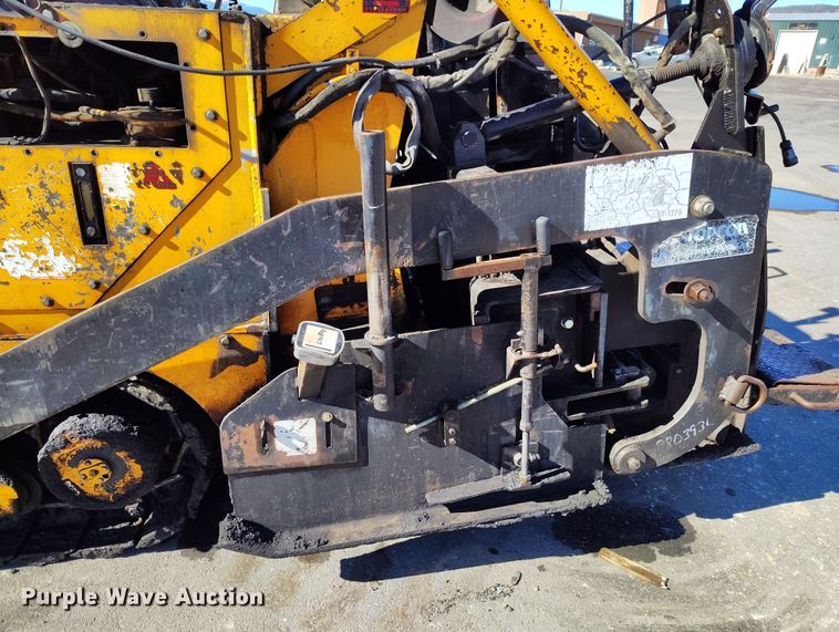 image for item DV6708 2004 LeeBoy L8816 T paver