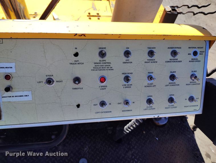 image for item DV6708 2004 LeeBoy L8816 T paver