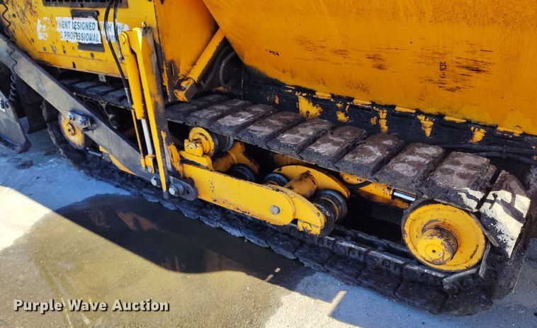 image for item DV6708 2004 LeeBoy L8816 T paver