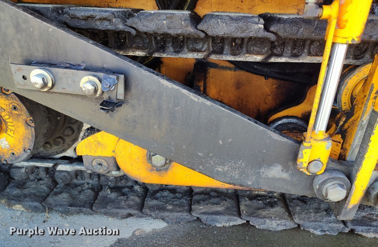 image for item DV6708 2004 LeeBoy L8816 T paver