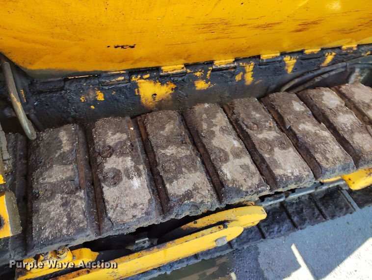 image for item DV6708 2004 LeeBoy L8816 T paver