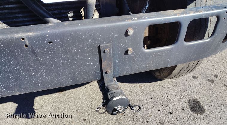 image for item DV6711 1992 International 4900 oil distributor truck