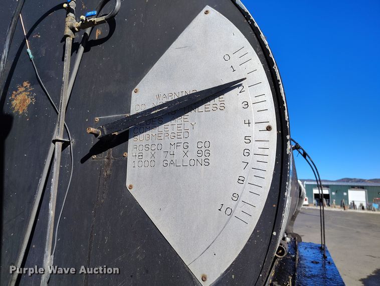 image for item DV6711 1992 International 4900 oil distributor truck