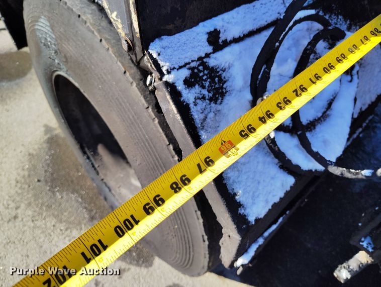 image for item DV6711 1992 International 4900 oil distributor truck