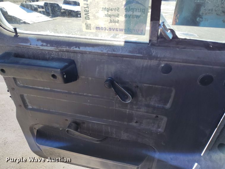 image for item DV6711 1992 International 4900 oil distributor truck