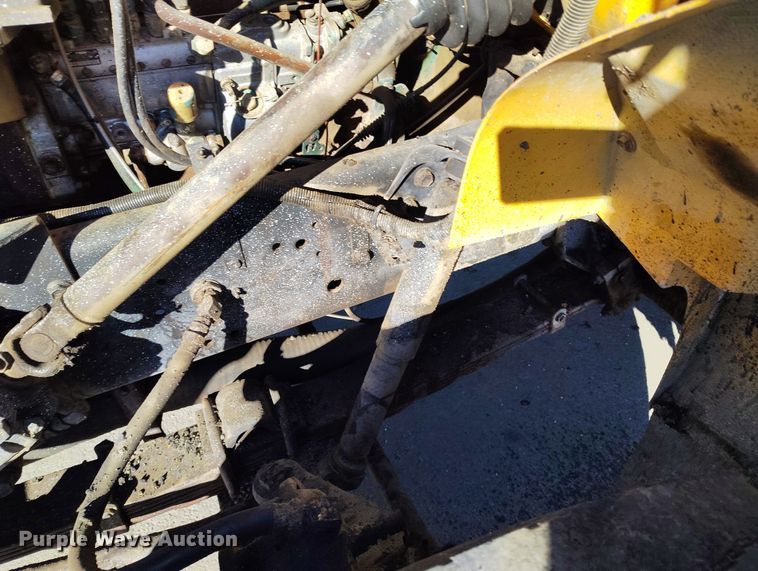 image for item DV6711 1992 International 4900 oil distributor truck