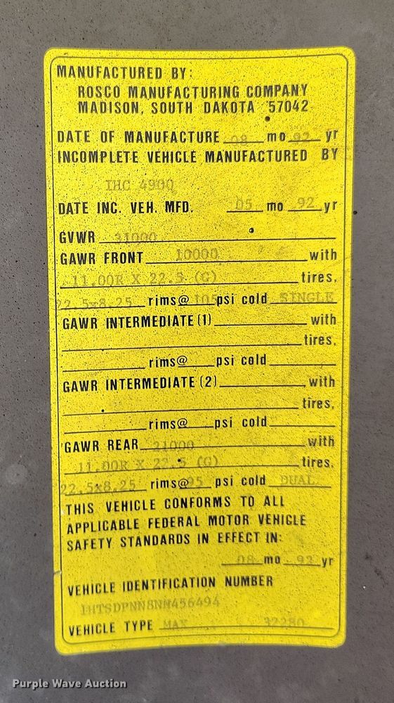 image for item DV6711 1992 International 4900 oil distributor truck