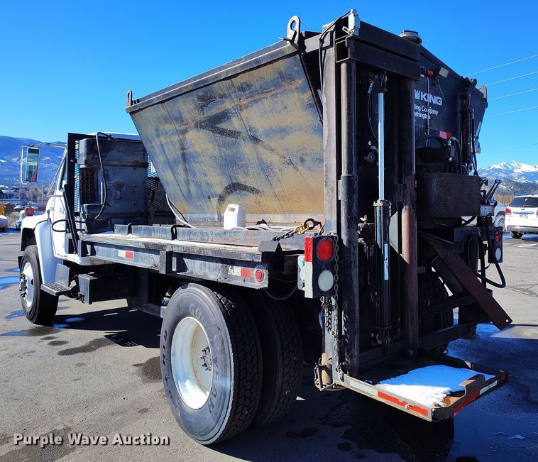 image for item DV6712 1986 International  1754 pothole patcher truck