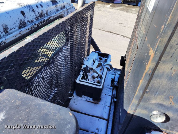 image for item DV6712 1986 International  1754 pothole patcher truck