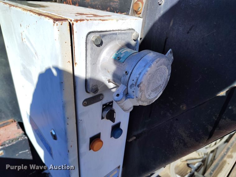 image for item DV6712 1986 International  1754 pothole patcher truck