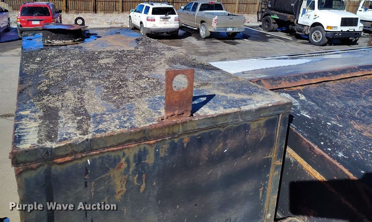 image for item DV6712 1986 International  1754 pothole patcher truck