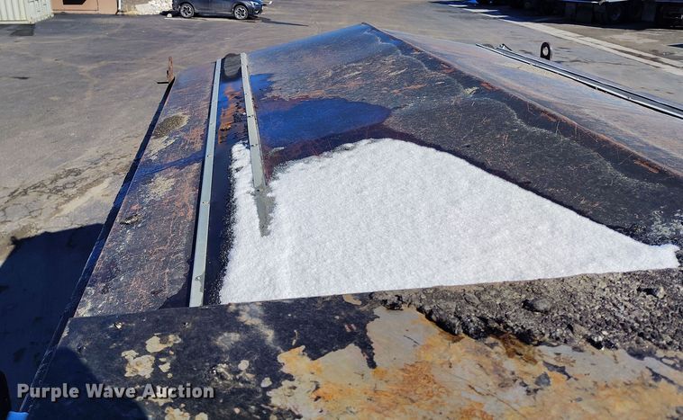 image for item DV6712 1986 International  1754 pothole patcher truck