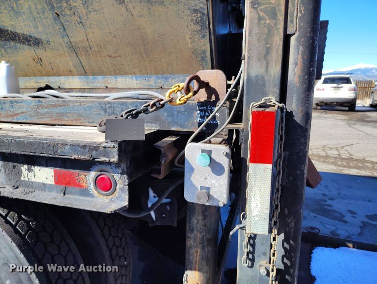 image for item DV6712 1986 International  1754 pothole patcher truck