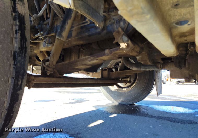 image for item DV6712 1986 International  1754 pothole patcher truck