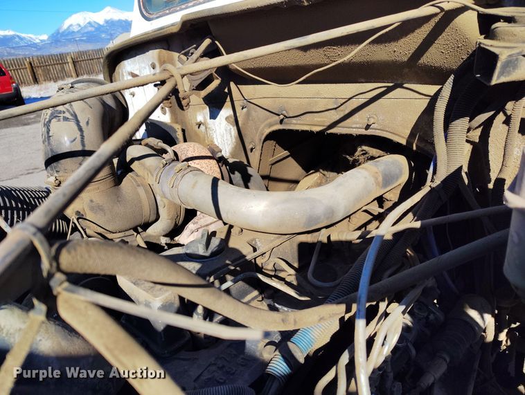 image for item DV6712 1986 International  1754 pothole patcher truck