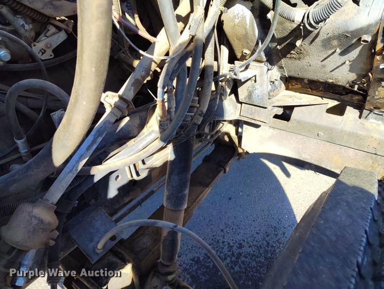 image for item DV6712 1986 International  1754 pothole patcher truck