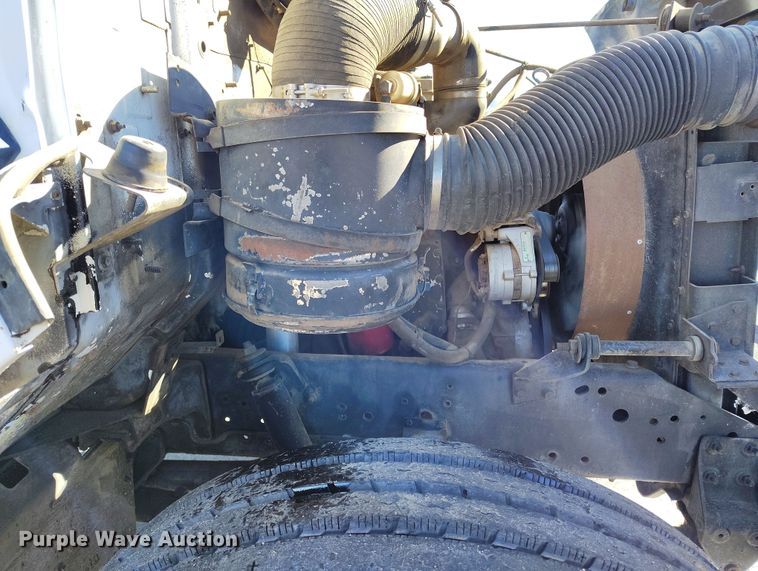 image for item DV6712 1986 International  1754 pothole patcher truck