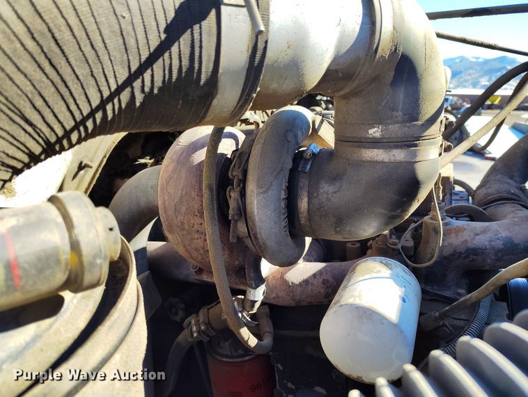 image for item DV6712 1986 International  1754 pothole patcher truck