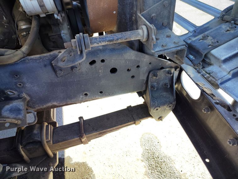 image for item DV6712 1986 International  1754 pothole patcher truck